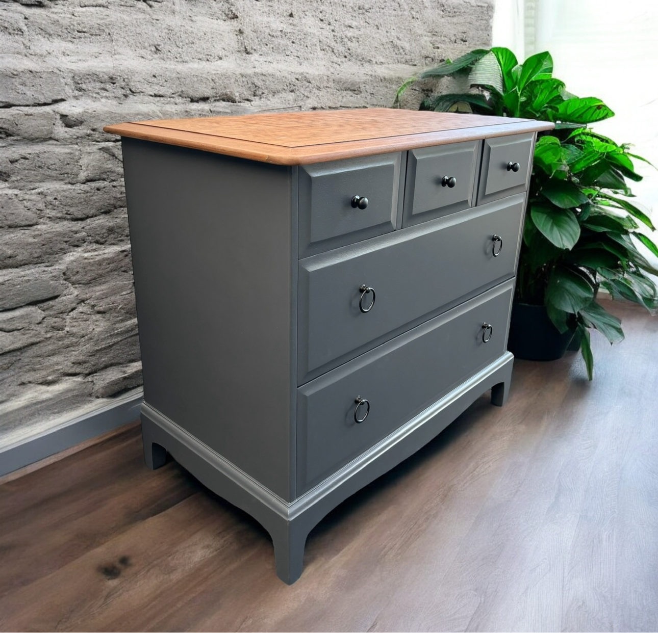 Stag Minstrel 3 over 2 chest of drawers