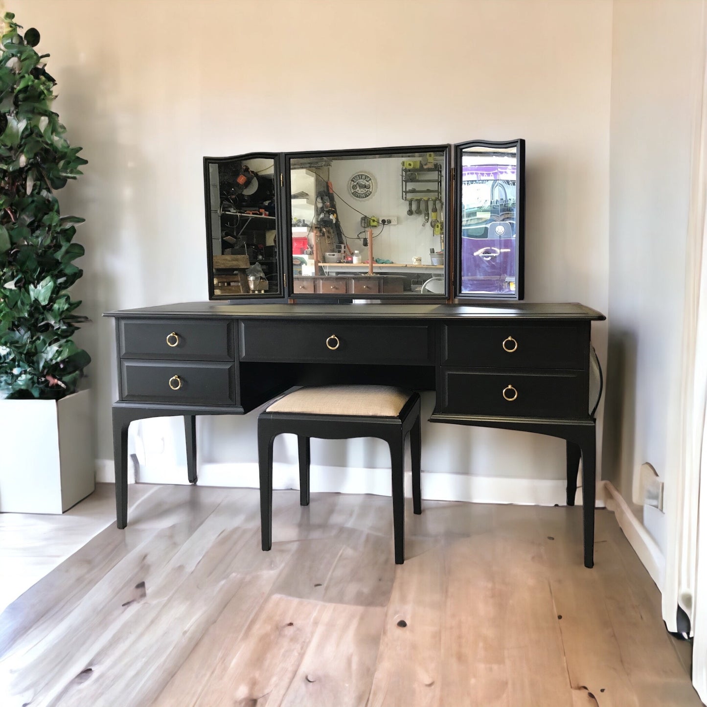 Stag Minstrel Dressing Table 5 x Drawer
