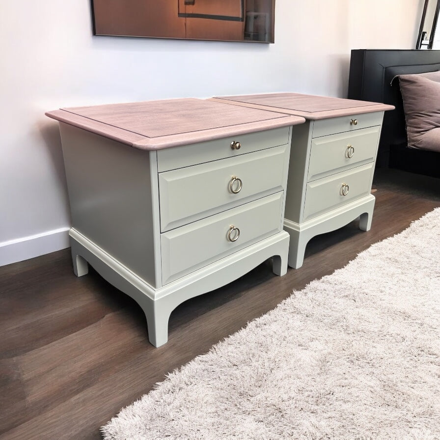 Stag Minstrel Pair of 2 drawer bedsides with tea tray