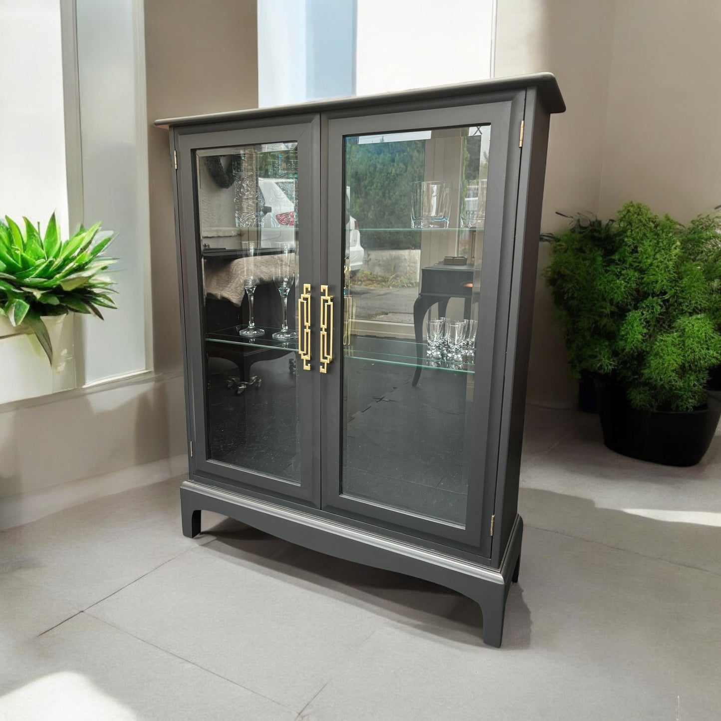 Stag Minstrel drinks cabinet/display unit