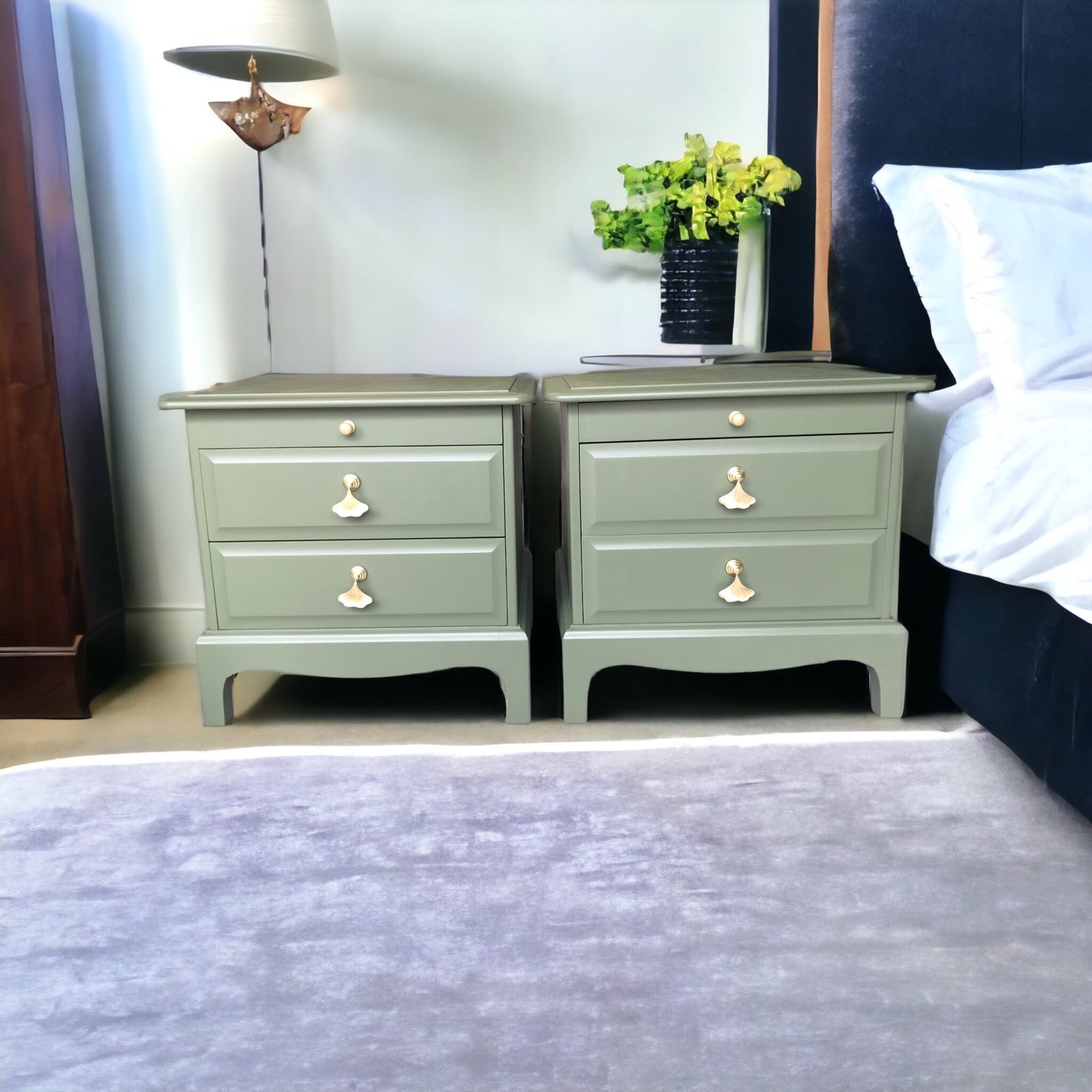 Stag Minstrel Pair of 2 drawer bedsides with tea tray