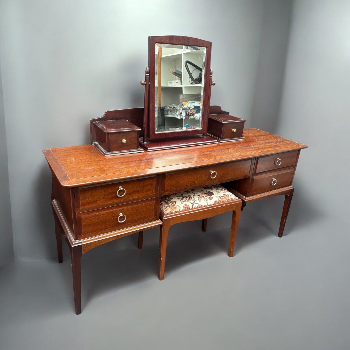 Stag Minstrel Dressing Table 5 x Drawer with stool, freestanding mirror and top drawers