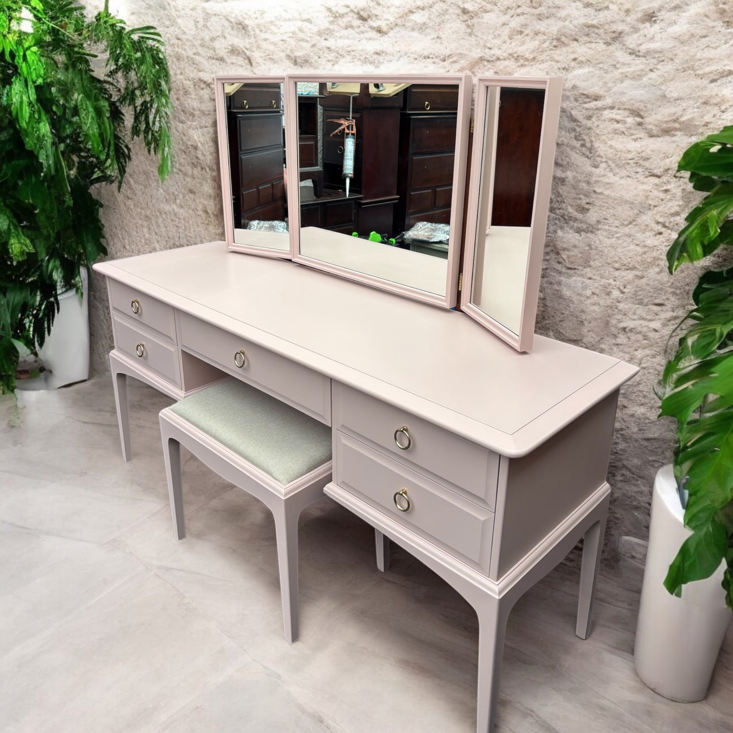 Stag Minstrel Dressing Table 5 x Drawer